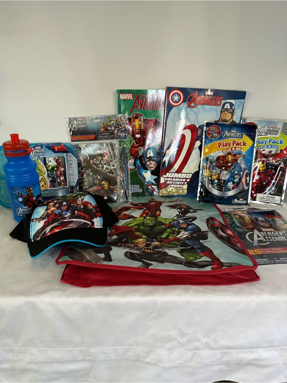 Marvel Avengers Assemble Stationery, Play Activities & Gift Set